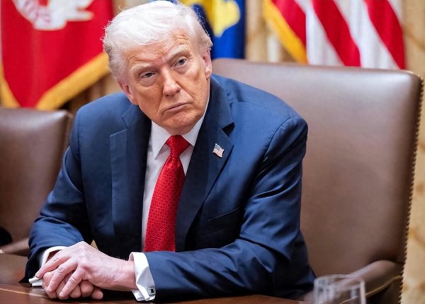 股联社 看来是真急了，特朗普主动公布访华行程，并就台海议题对华放软话